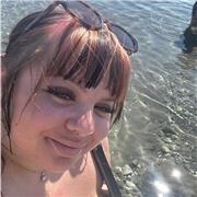 Friendly and outgoing native English speaker looking to help others!